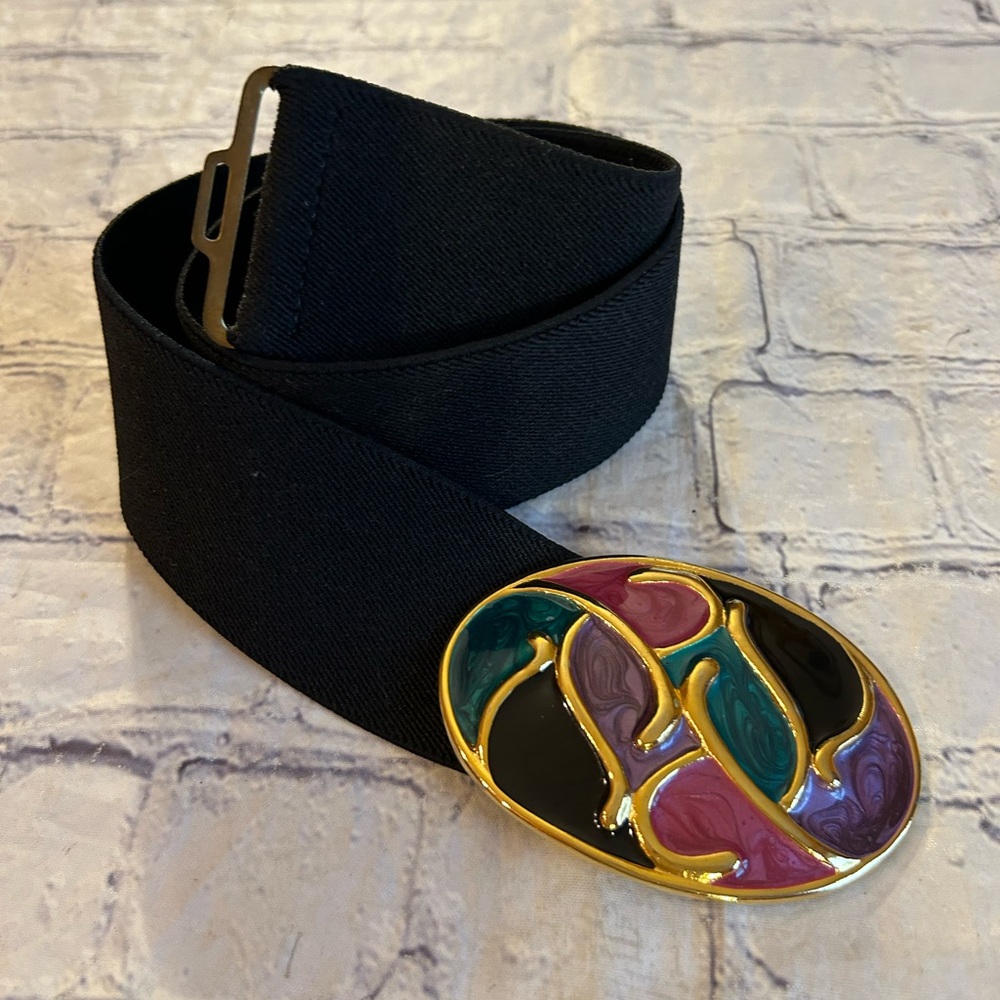 NAN LEWIS BLACK STRETCH BELT WITH GOLD TONE ENAMEL MULTI COLORED BUCKLE VTG